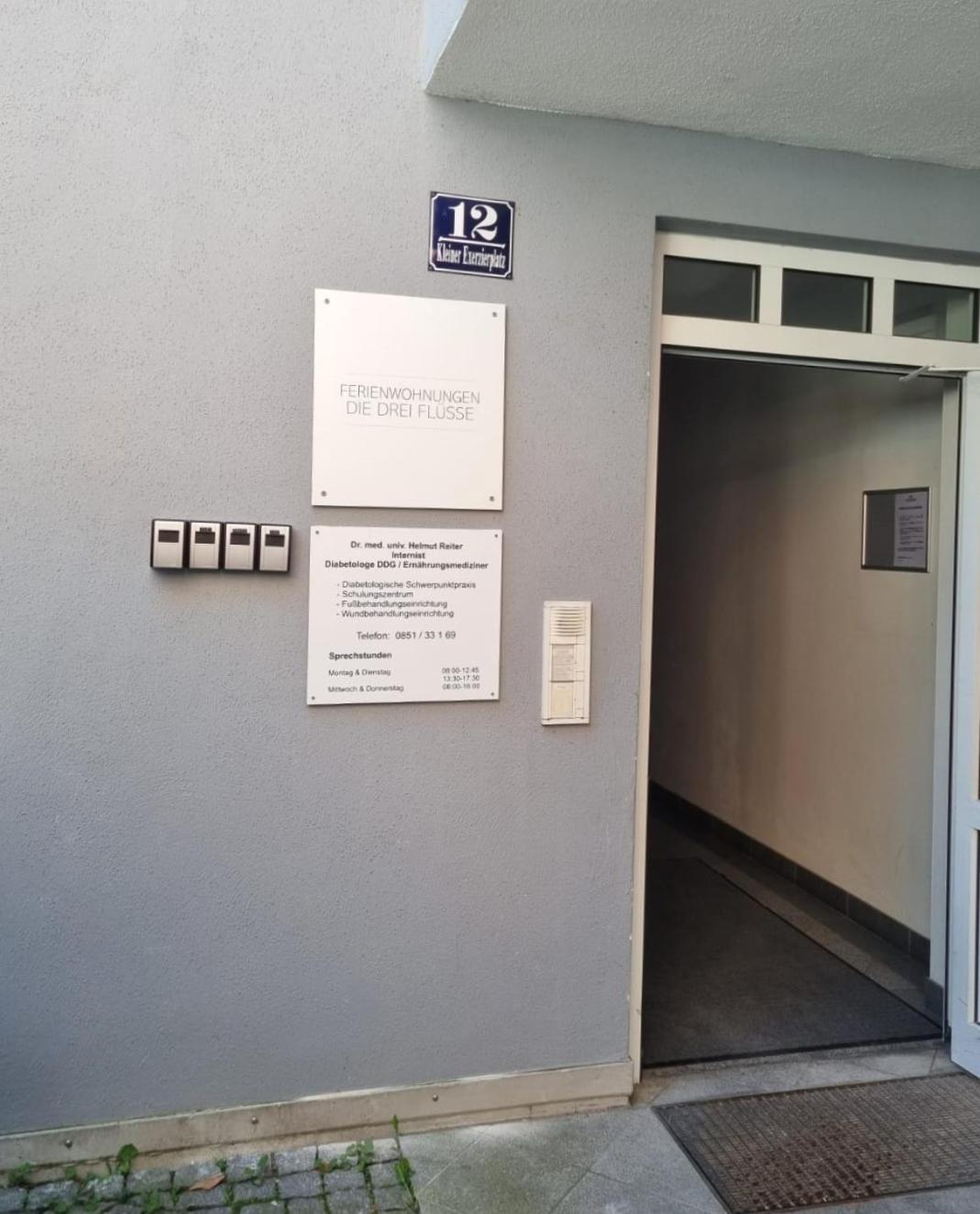 Wohnung Inn - Im Zentrum, Kueche, Parkplatz, Ruhig Gelegen Passau Bagian luar foto